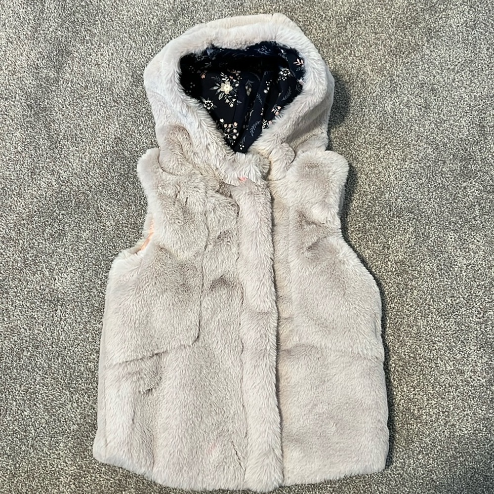 Faux Fur zip up vest